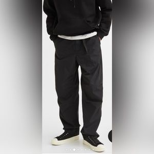 NWT H&M Men’s Relaxed Fit Pants. Black (L)